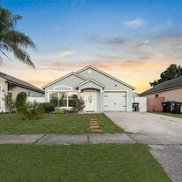 9355 Dearmont Ave in Orlando, FL - Building Photo
