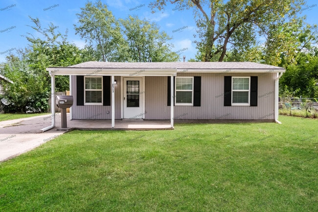 property at 2513 S 48th Terrace
