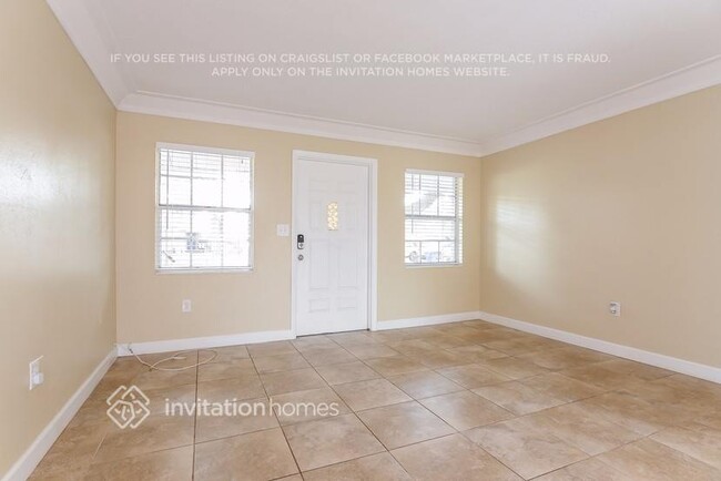 10933 Temple Ave in Seminole, FL - Foto de edificio - Building Photo