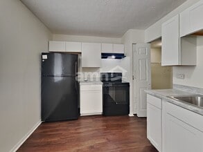 1758 Roosevelt Dr in Greenfield, IN - Foto de edificio - Building Photo