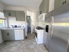 9 Hollis St in Milton, MA - Building Photo - Building Photo