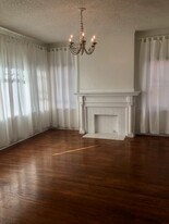 1832 1/2 N Van Ness Ave, Unit Hollywood -Franklin in Los Angeles, CA - Building Photo