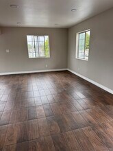 8419 Avalon Blvd, Unit 8419 in Los Angeles, CA - Foto de edificio - Building Photo