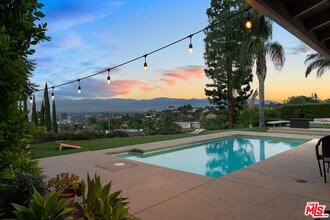 3235 Steven Dr in Los Angeles, CA - Building Photo - Building Photo