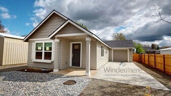 221 Laurel St in Walla Walla, WA - Building Photo