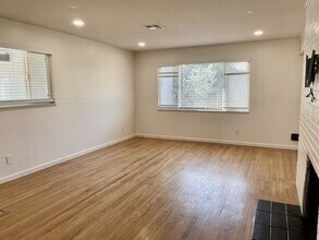 4524 Oxbow Dr in Sacramento, CA - Building Photo - Building Photo