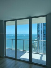 1155 Brickell Bay Dr, Unit 3205 in Miami, FL - Building Photo - Building Photo