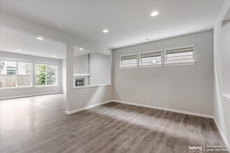 10017 7th Place SE in Lake Stevens, WA - Foto de edificio - Building Photo