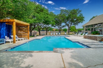 The Lennox in San Antonio, TX - Building Photo - Building Photo