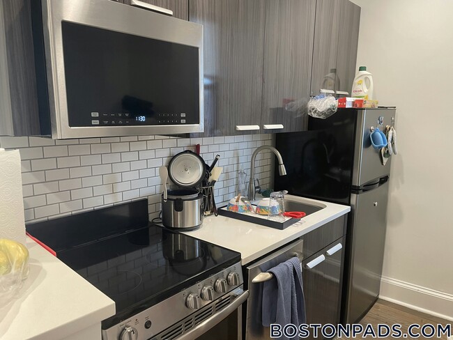 19 Peterborough St in Boston, MA - Building Photo - Building Photo
