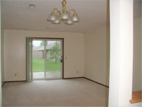 855 Highview Dr in New Richmond, WI - Building Photo - Building Photo