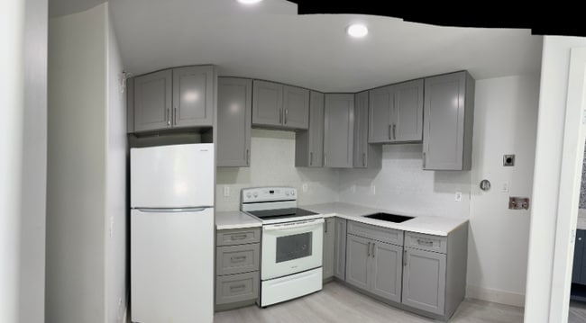property at 3033 Northrop Ave
