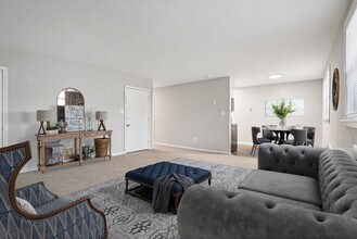 THE WELLINGTON in Hatboro, PA - Foto de edificio - Building Photo