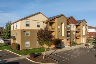 Riverbend Apartments in Albany, OR - Building Photo