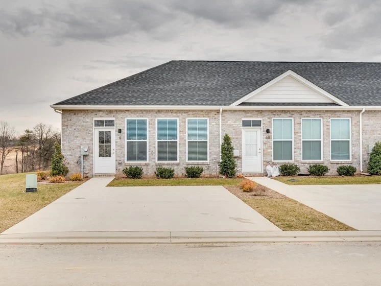 Townhomes At Rock Cliff in Martinsburg, WV - Building Photo