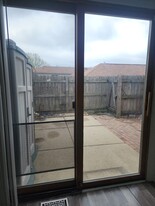 1751 Bristol Walk, Unit 1751 in Hoffman Estates, IL - Building Photo