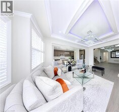 211 Granite Rdg Trl in Hamilton, ON - Building Photo - Building Photo