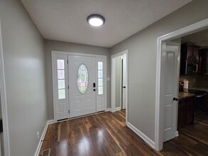 677 Fox Hound Dr in Clarksville, TN - Building Photo - Building Photo