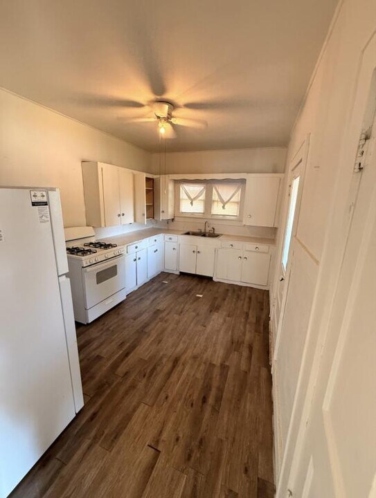 522 E Maple St in Cushing, OK - Building Photo