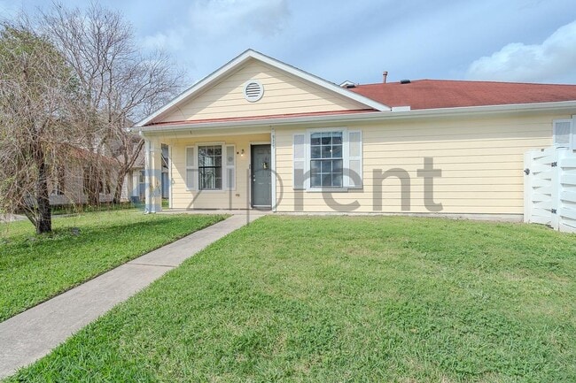 919 Verde Trails Dr in Houston, TX - Foto de edificio - Building Photo