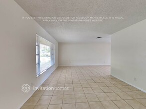 9618 NW 80 St in Tamarac, FL - Building Photo - Building Photo