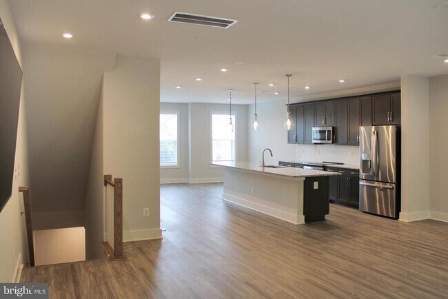 811 Wesley Ln-Unit -B in Charlottesville, VA - Building Photo - Building Photo