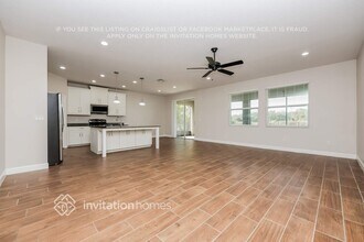 6524 Salt Creek Ave, Unit 204 in Apollo Beach, FL - Foto de edificio - Building Photo