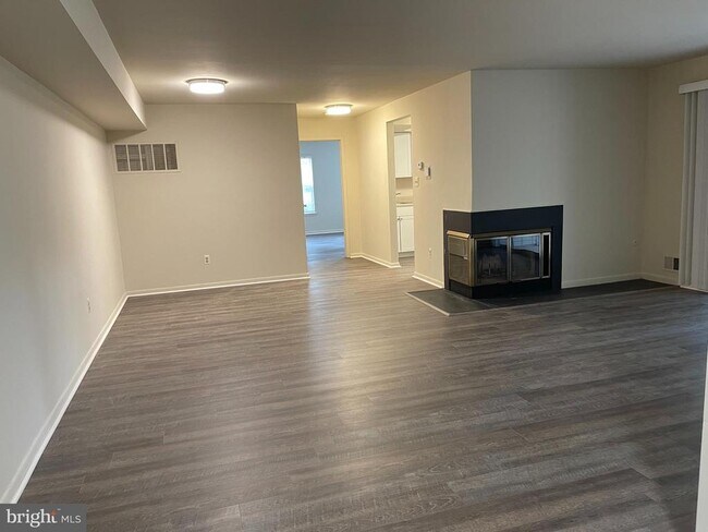 105 Claridge Ct in Princeton, NJ - Building Photo - Building Photo