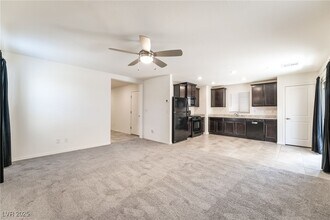 6213 Clackamas Ct in Las Vegas, NV - Building Photo - Building Photo