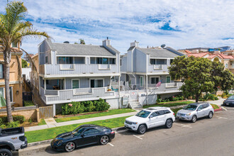 216 6th St in Huntington Beach, CA - Foto de edificio - Building Photo