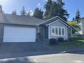 1482 Estate Pl in Fircrest, WA - Building Photo