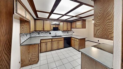 4723 Hemlock Ln in Oklahoma City, OK - Building Photo - Building Photo