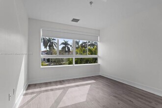 2457 NE 135th St in North Miami, FL - Building Photo - Building Photo