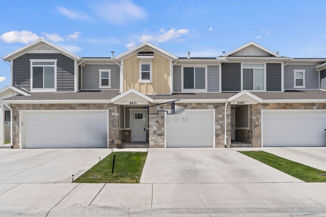 property at 6471 Aspen Ln