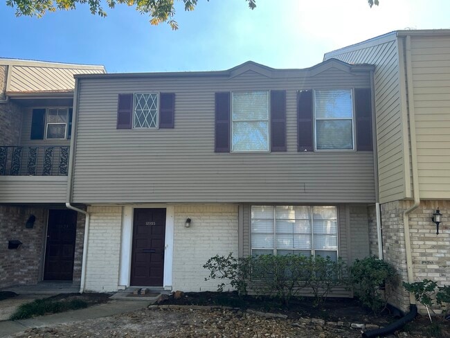 12925 Trail Hollow Dr in Houston, TX - Building Photo - Building Photo