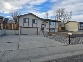 1450 S Illinois Ave in Casper, WY - Building Photo