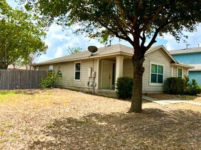 14200 Briarcreek Loop in Manor, TX - Building Photo - Building Photo
