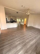 430 Westchase St in Montgomery, TX - Building Photo