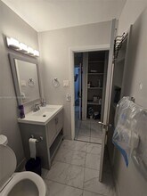 1117 NE 17th Way in Fort Lauderdale, FL - Foto de edificio - Building Photo