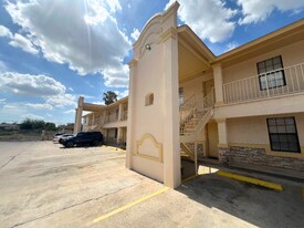 3602 Guerrero St in Laredo, TX - Building Photo