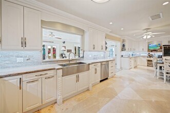 10740 SW 74th Ct in Miami, FL - Building Photo - Building Photo