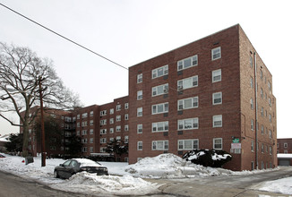 Clinton House in Elizabeth, NJ - Foto de edificio - Building Photo