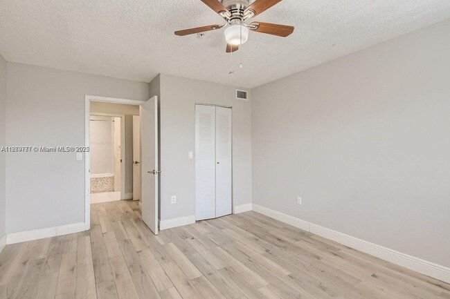 12178 St.Andrews Pl in Miramar, FL - Building Photo - Building Photo