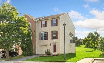1460 Pangbourne Way in Hanover, MD - Building Photo
