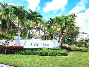 651 Lyons Rd in Coconut Creek, FL - Foto de edificio - Building Photo