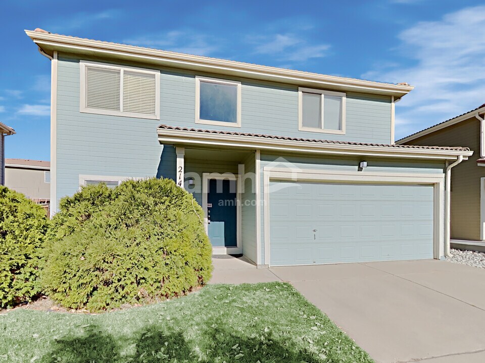 21499 E 41st Pl in Denver, CO - Building Photo