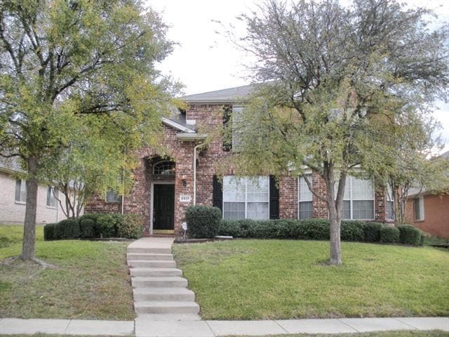 property at 2017 Greenfield Ln
