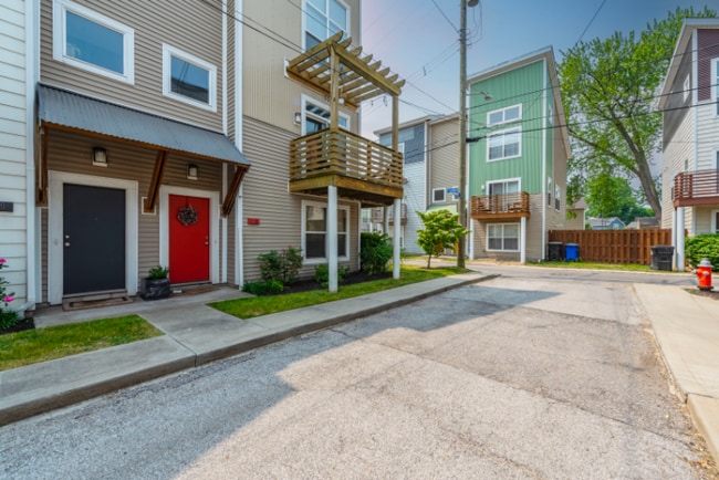 721 University Ct in Cleveland, OH - Building Photo - Building Photo