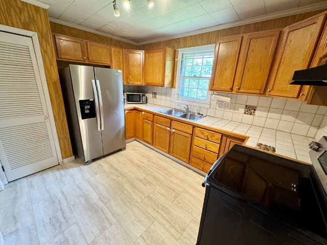 203 Adams St in Westminster, SC - Building Photo - Building Photo