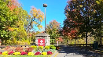 1302 Revere Rd in Danbury, CT - Building Photo